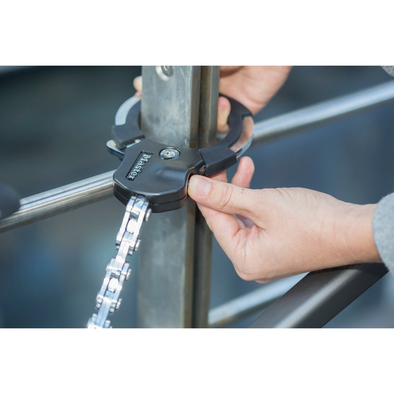 7.6cm diameter hardened steel Street Cuff® locks; 9 links