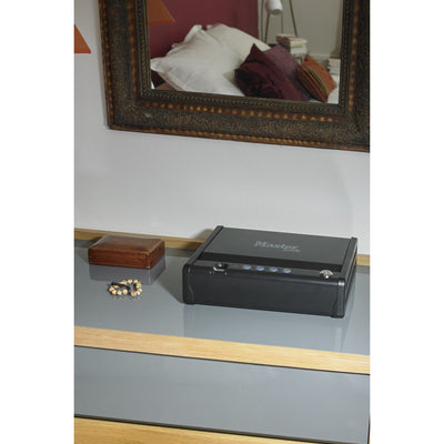 Small quick access compact fingerprint safe