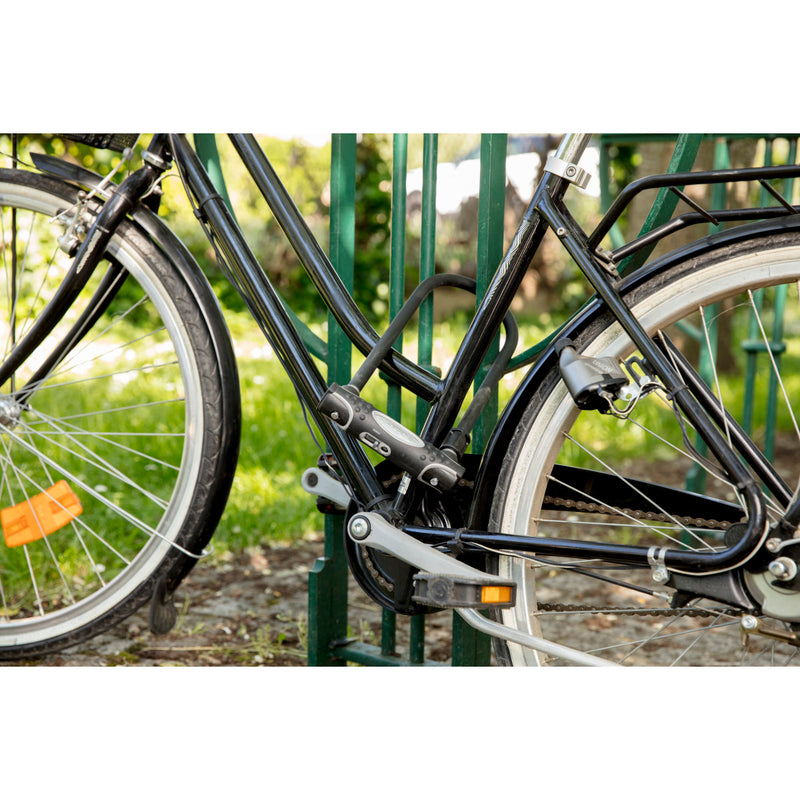 11cm wide hardened steel u lock with 28cm shackle length; black