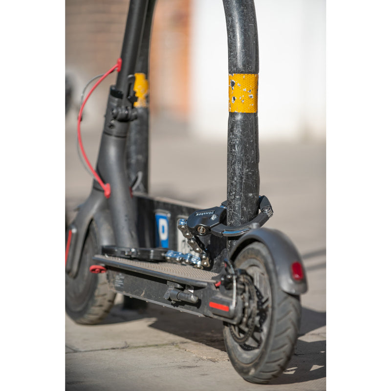 7.6cm diameter hardened steel Street Cuff® locks; 9 links